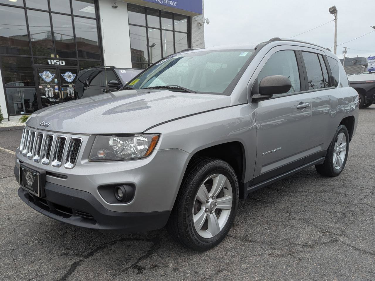 Used 2017 Jeep Compass Sport w/ Power Value Group AWD/4WD image 2