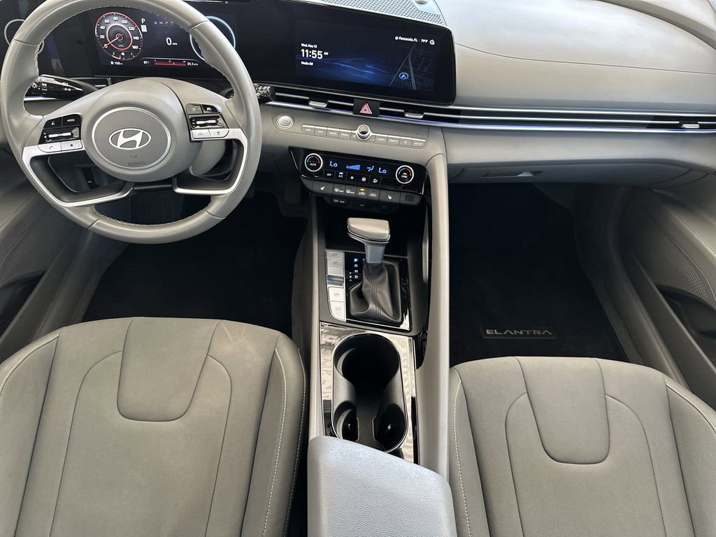 Used 2024 Hyundai Elantra SEL w/ Convenience Package FWD image 17