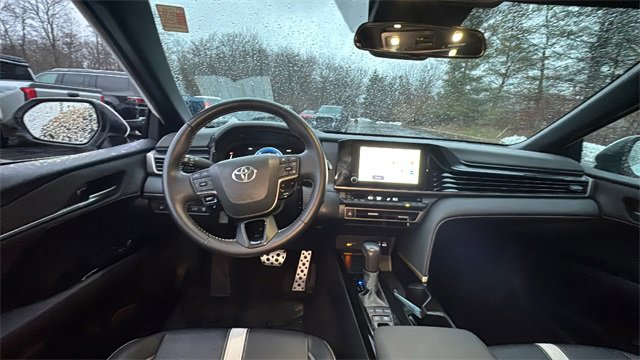 Used 2025 Toyota Camry SE image 10
