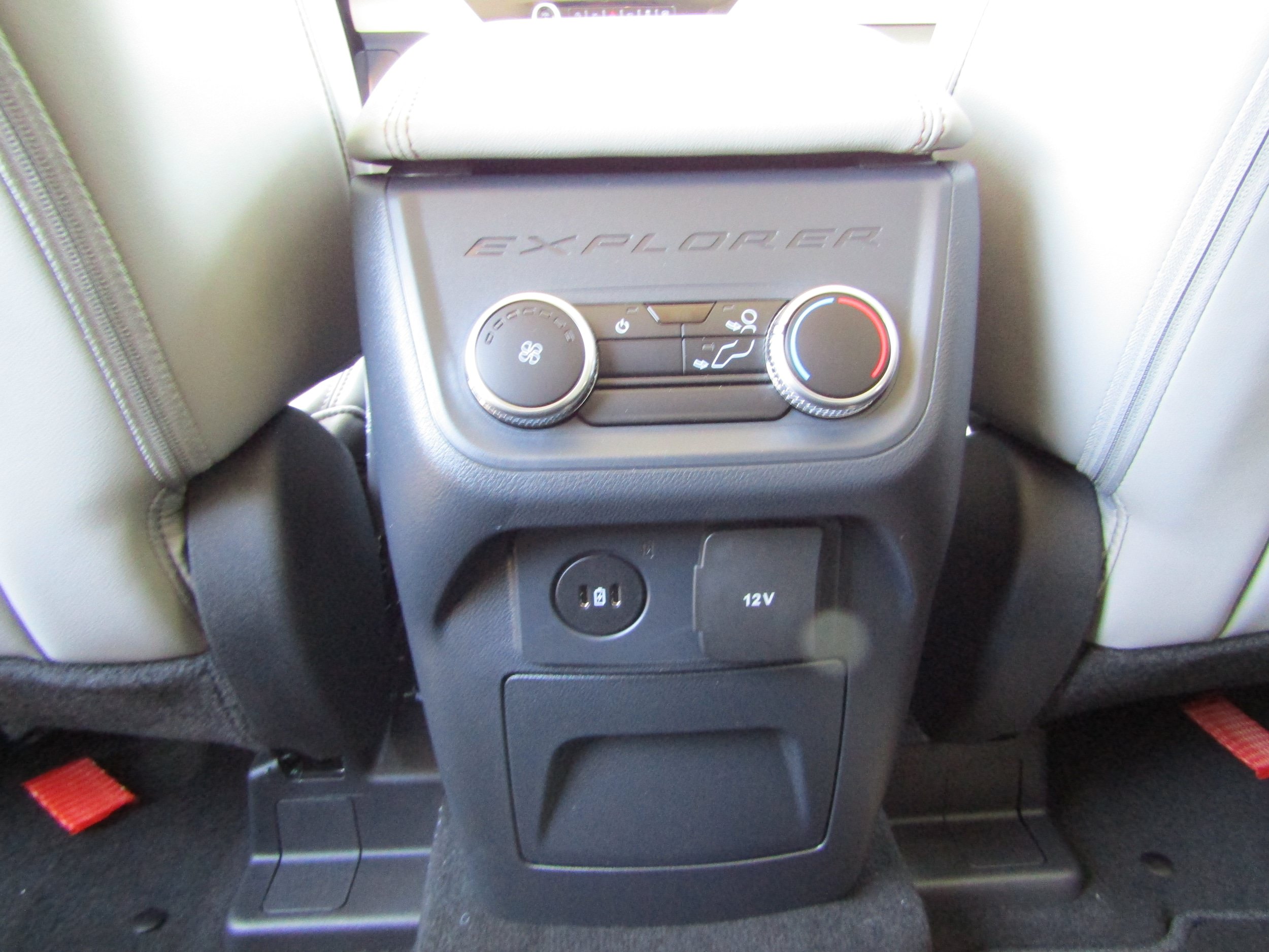 New 2026 Ford Explorer Active w/ Active Comfort Package AWD/4WD image 32