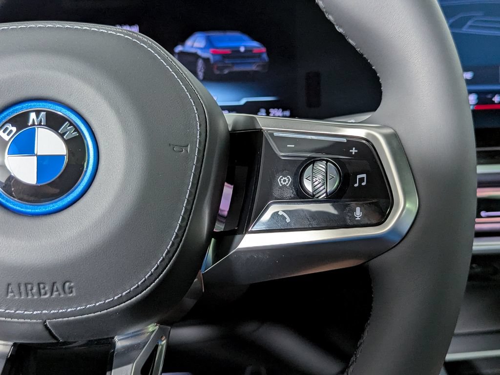 Used 2026 BMW i7 xDrive60 AWD/4WD image 39
