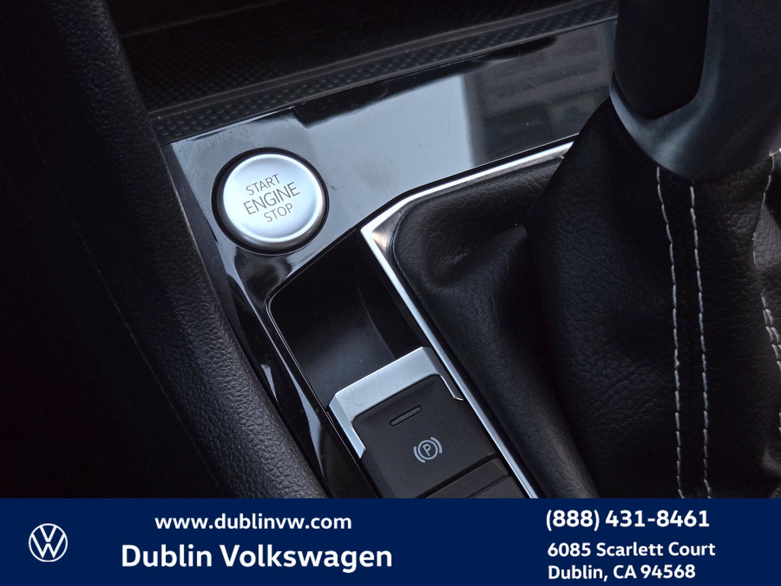 Certified 2024 Volkswagen Taos SE FWD image 18