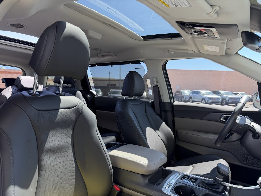 Used 2026 Kia Carnival SX FWD image 45