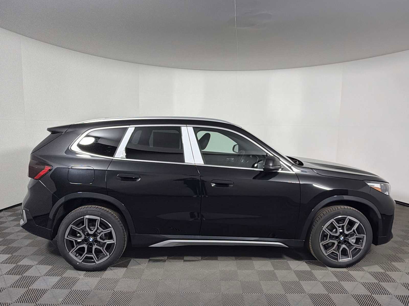 New 2026 BMW X1 xDrive28i w/ Convenience Package image 8