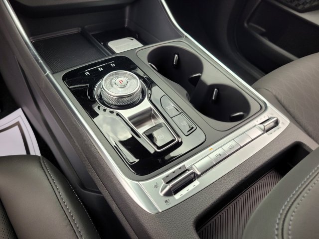 New 2026 Kia Carnival SX w/ SX Dark Edition Package FWD image 10