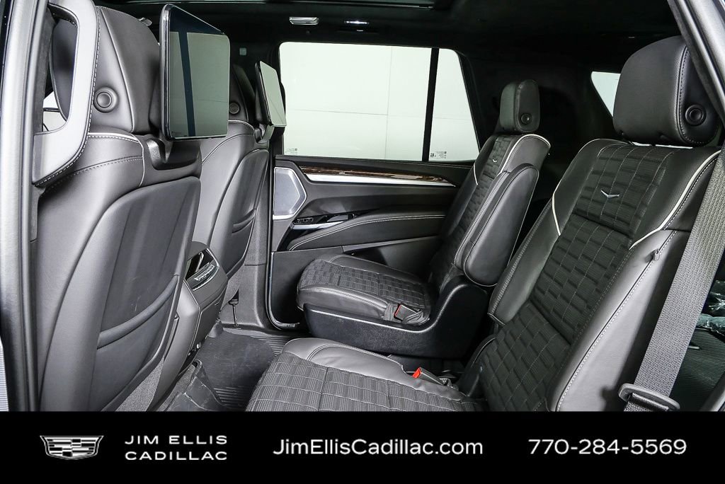 Used 2025 Cadillac Escalade Sport Platinum w/ LPO, ONYX Package image 20