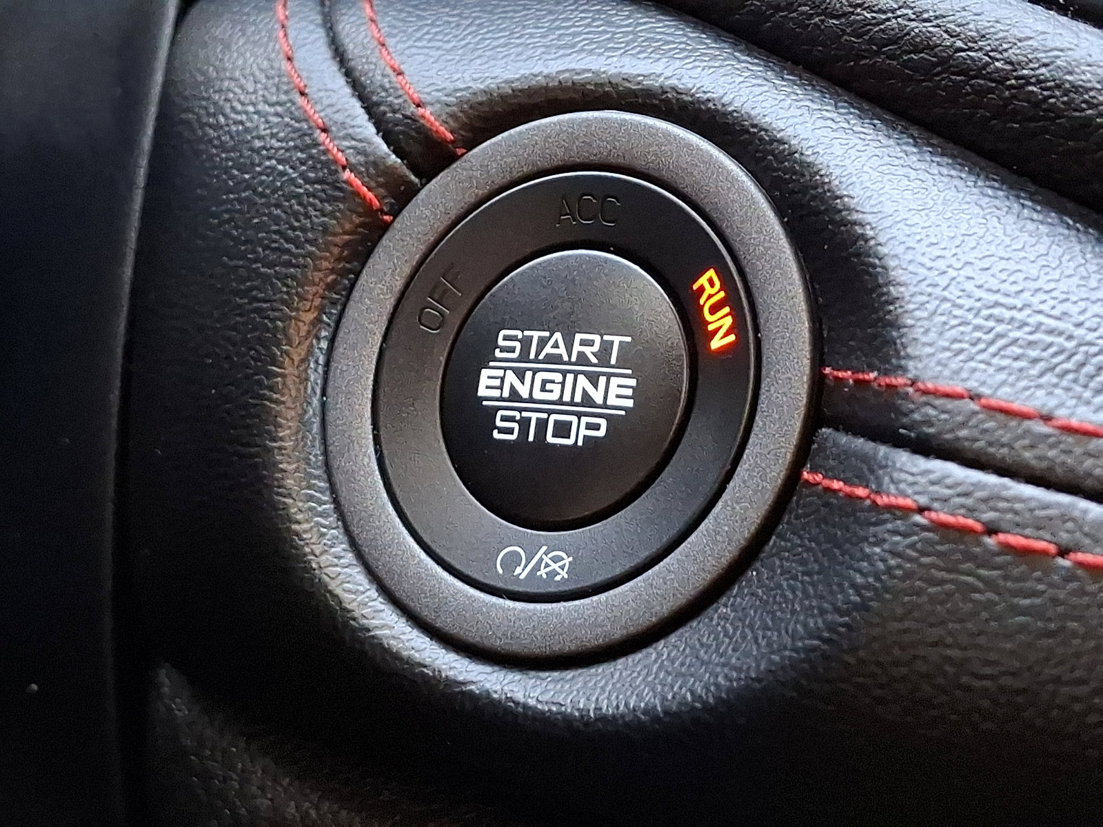 Certified 2025 Dodge Durango GT image 26