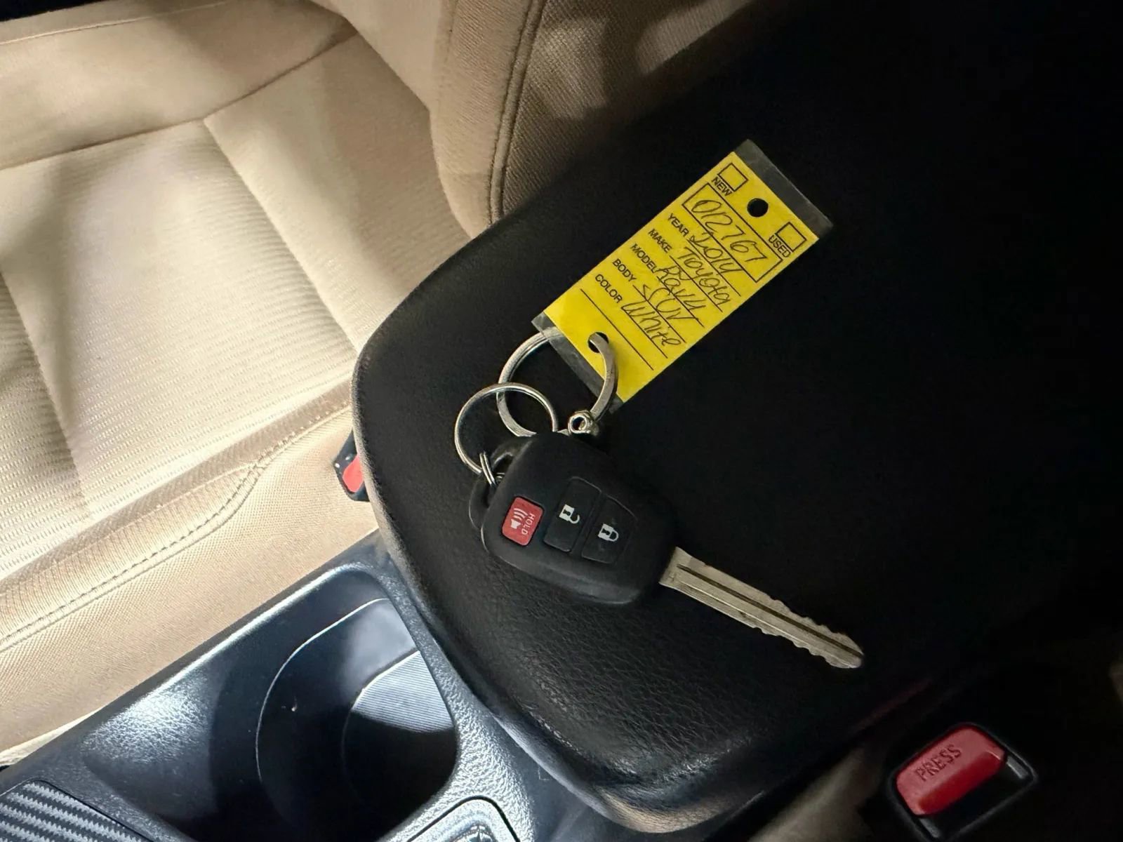 Used 2014 Toyota RAV4 XLE AWD/4WD image 21