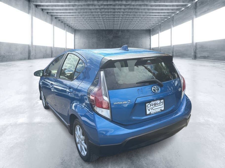 Used 2017 Toyota Prius C One FWD image 3