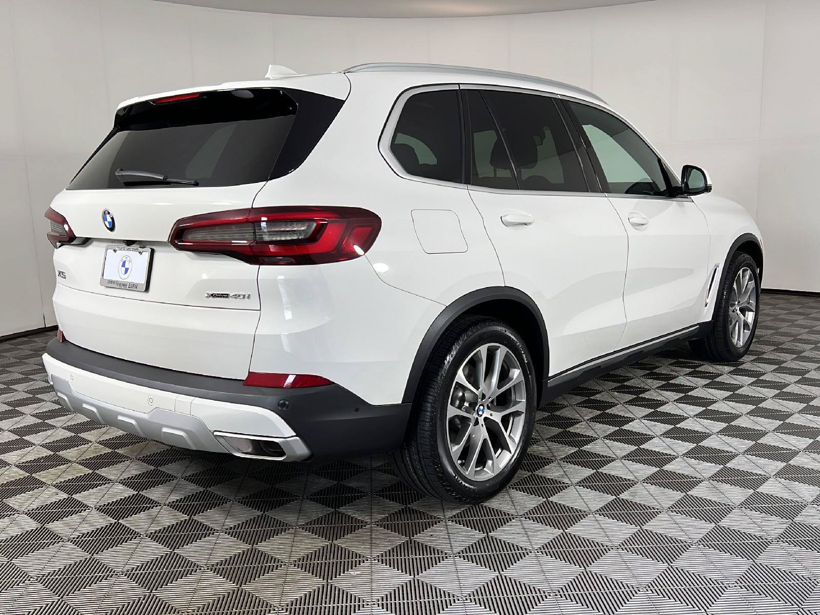 Used 2023 BMW X5 xDrive40i w/ Premium Package AWD/4WD image 5