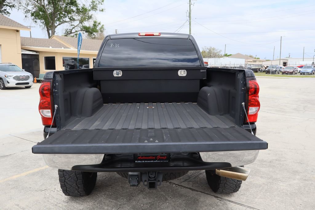 Used 2005 Chevrolet Silverado 2500 LS w/ Heavy-Duty Power Package image 23