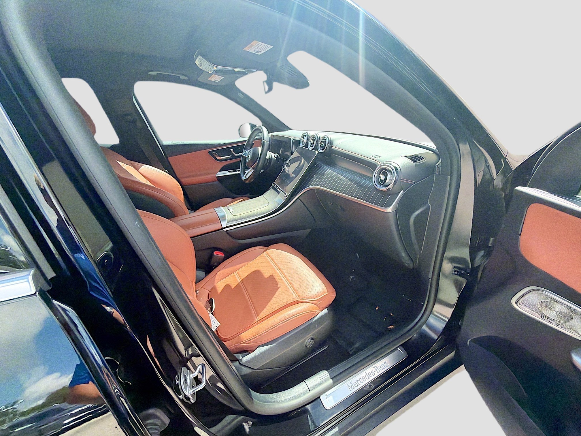 Used 2023 Mercedes-Benz GLC 300 w/ Exclusive Trim Package image 30