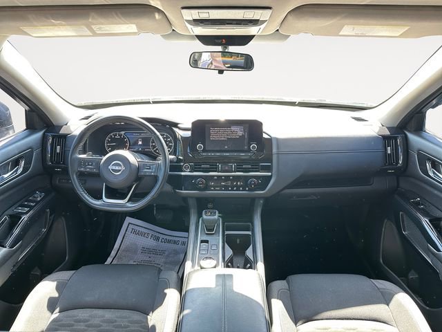 Used 2022 Nissan Pathfinder SV AWD/4WD image 10