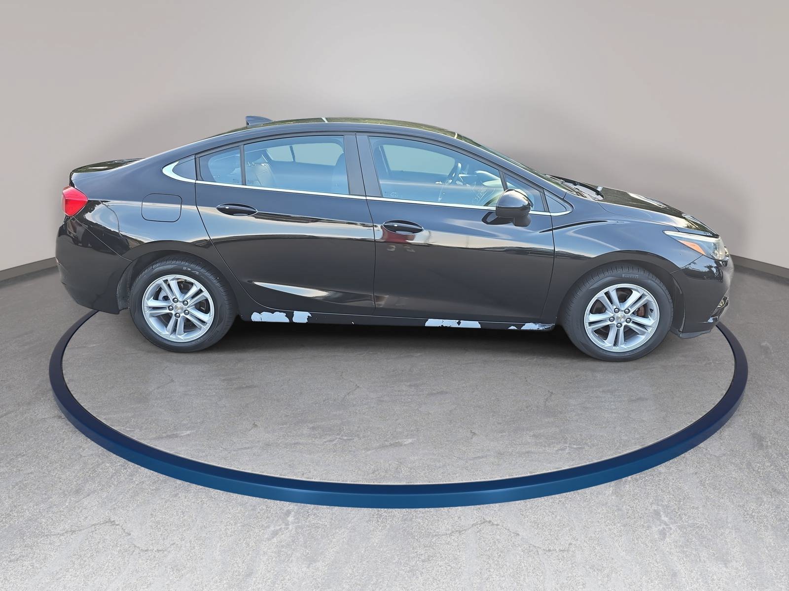 Used 2017 Chevrolet Cruze LT w/ Convenience Package FWD image 4