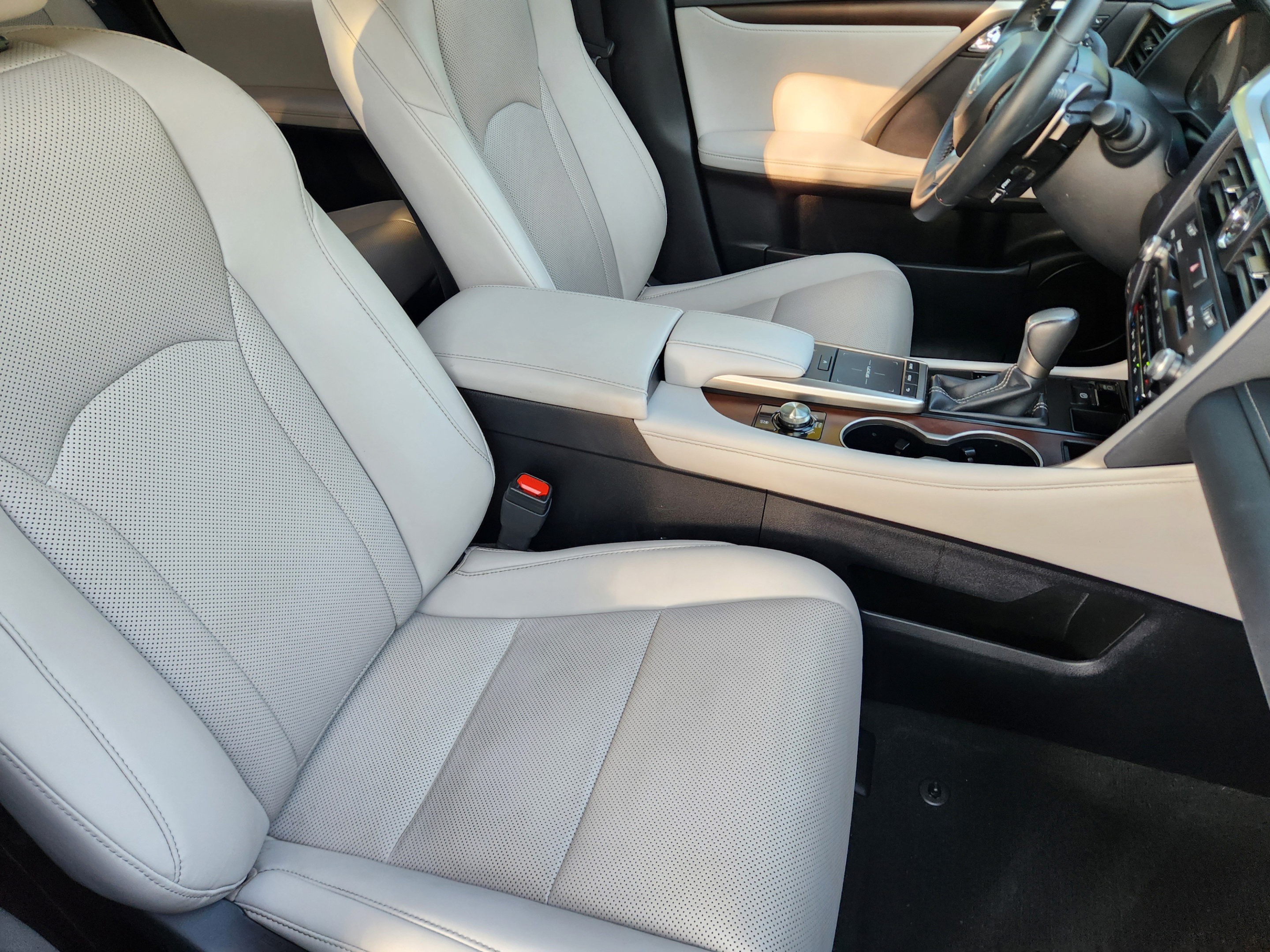 Used 2022 Lexus RX 350 FWD w/ Premium Package image 6