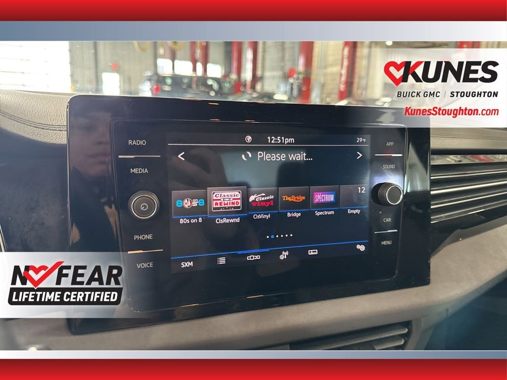 Used 2025 Volkswagen Jetta SE image 25