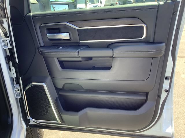 New 2026 RAM 2500 Laramie w/ Sport Appearance Package AWD/4WD image 44