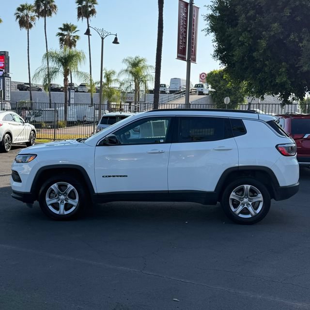 Used 2024 Jeep Compass Latitude AWD/4WD image 4