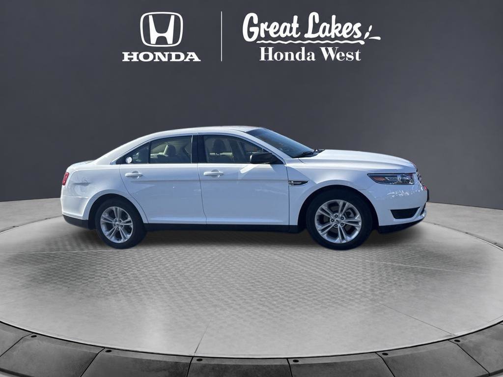 Used 2018 Ford Taurus SE FWD image 6