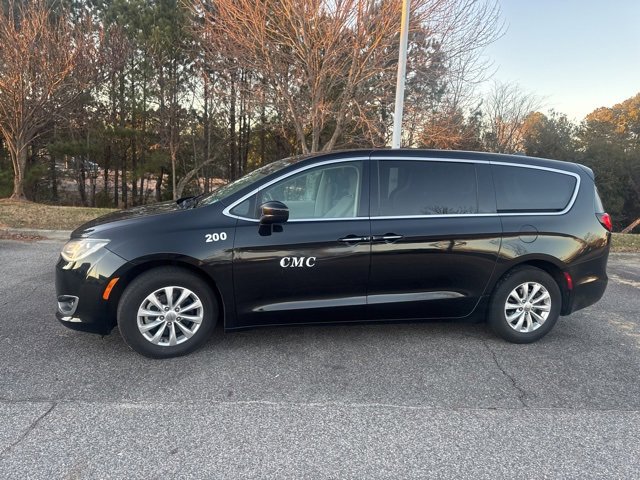 Used 2018 Chrysler Pacifica Touring Plus image 1