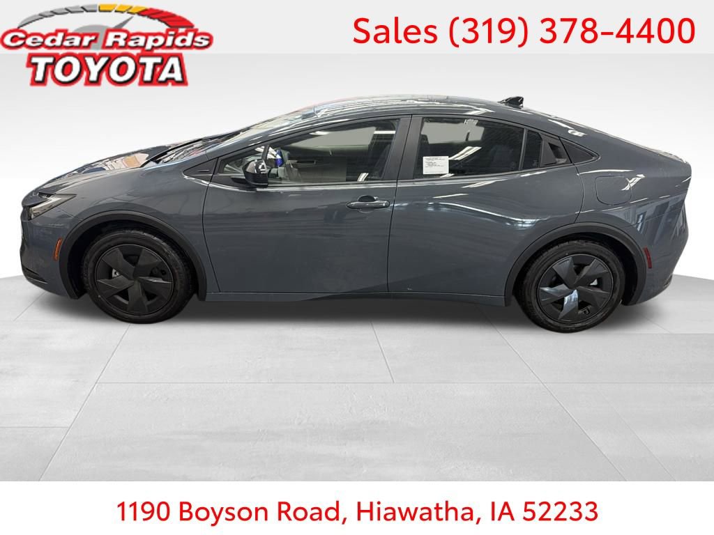 New 2026 Toyota Prius LE image 2