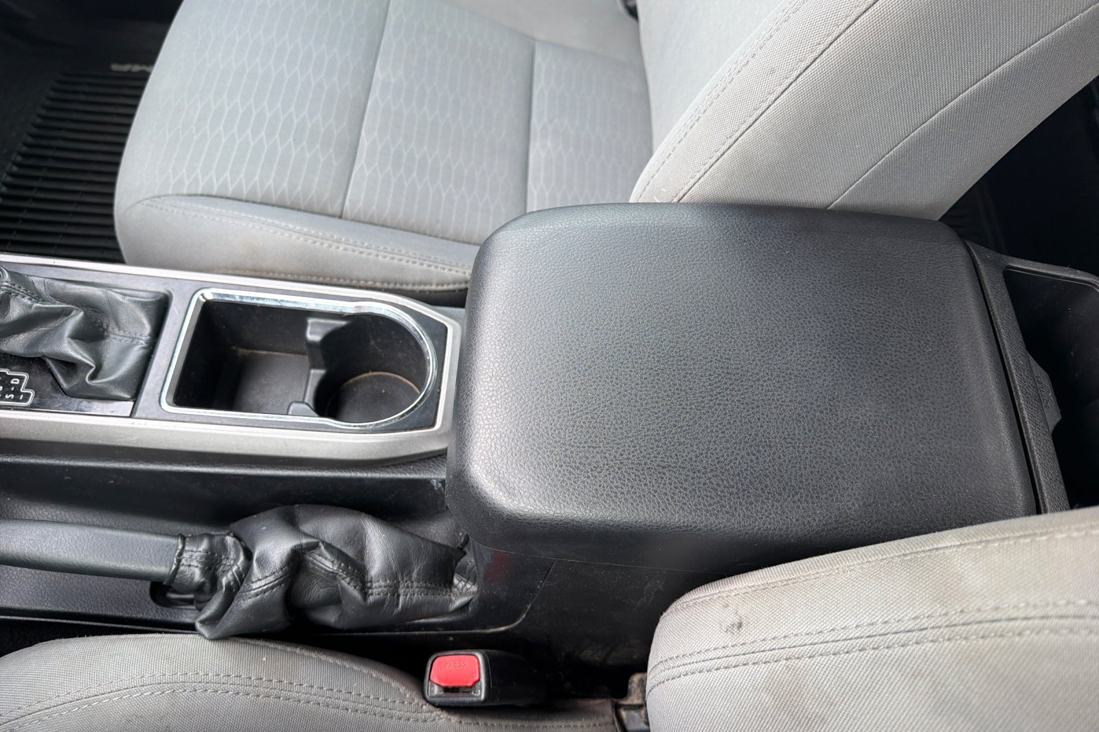 Used 2018 Toyota Tacoma SR5 RWD image 25
