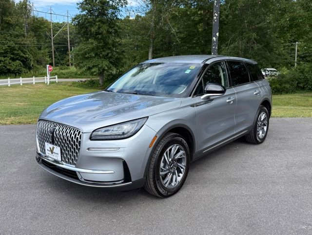 Used 2023 Lincoln Corsair AWD image 2