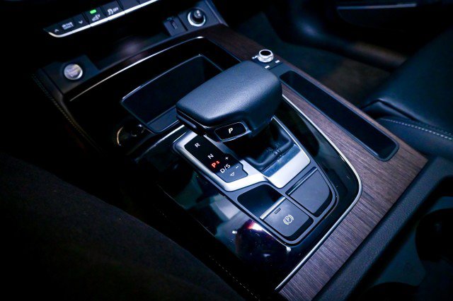 Used 2024 Audi Q5 e Premium Plus image 34