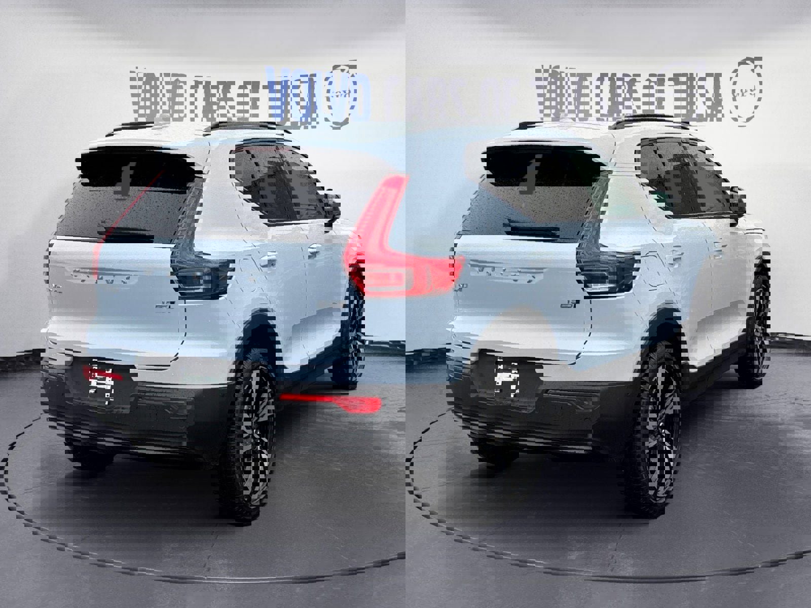 New 2025 Volvo XC40 B5 Plus w/ Protection Package Premier image 5
