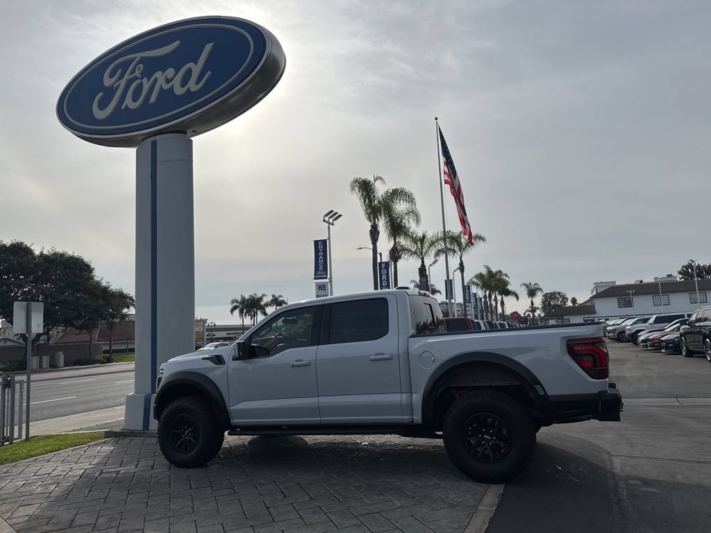 Used 2025 Ford F150 Raptor AWD/4WD image 34