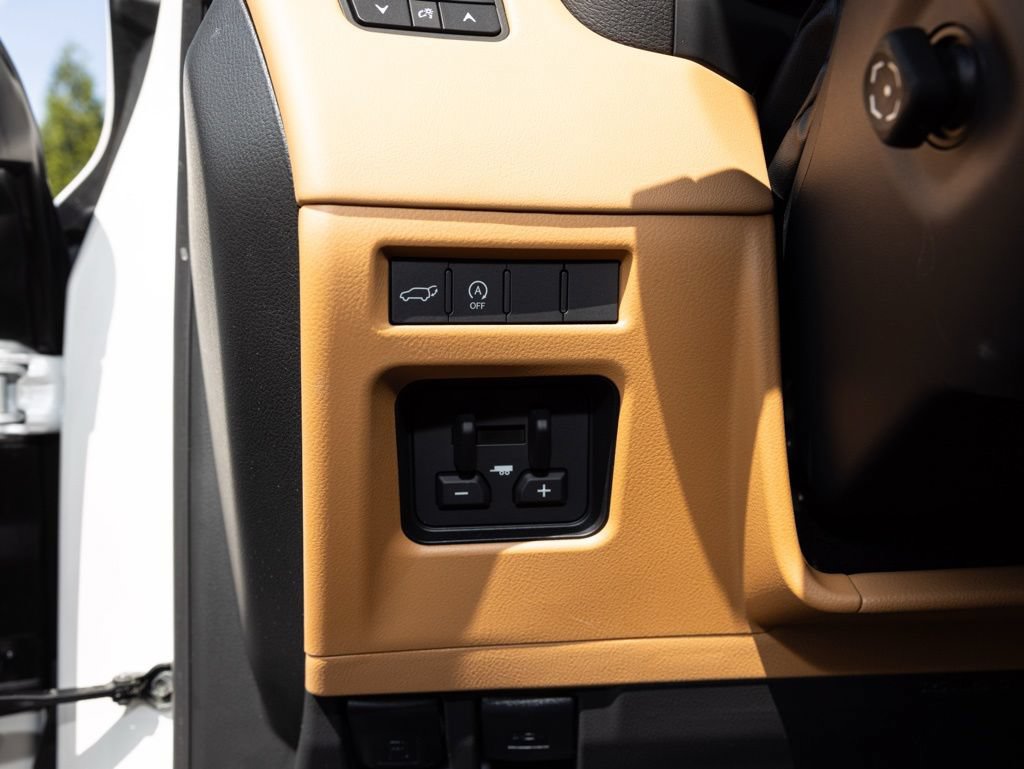 Used 2025 Lexus LX 600 4WD w/ Accessory Package (2T) image 26