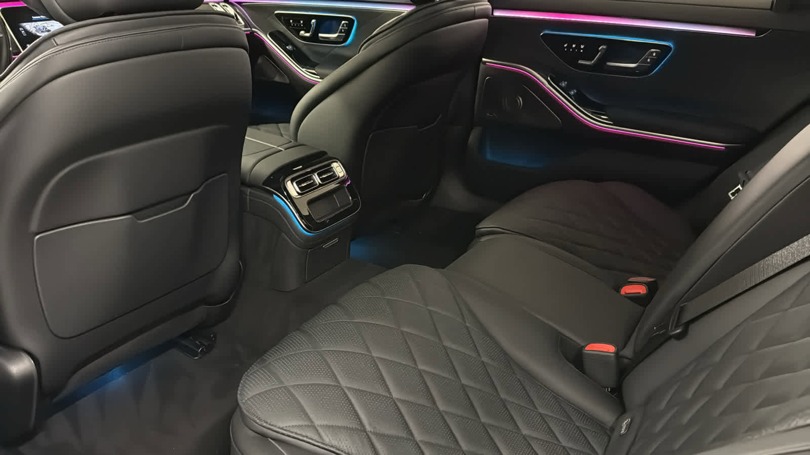 New 2025 Mercedes-Benz S 580e 4MATIC Sedan image 29