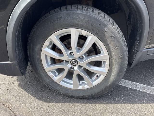 Used 2020 Nissan Rogue SV image 31