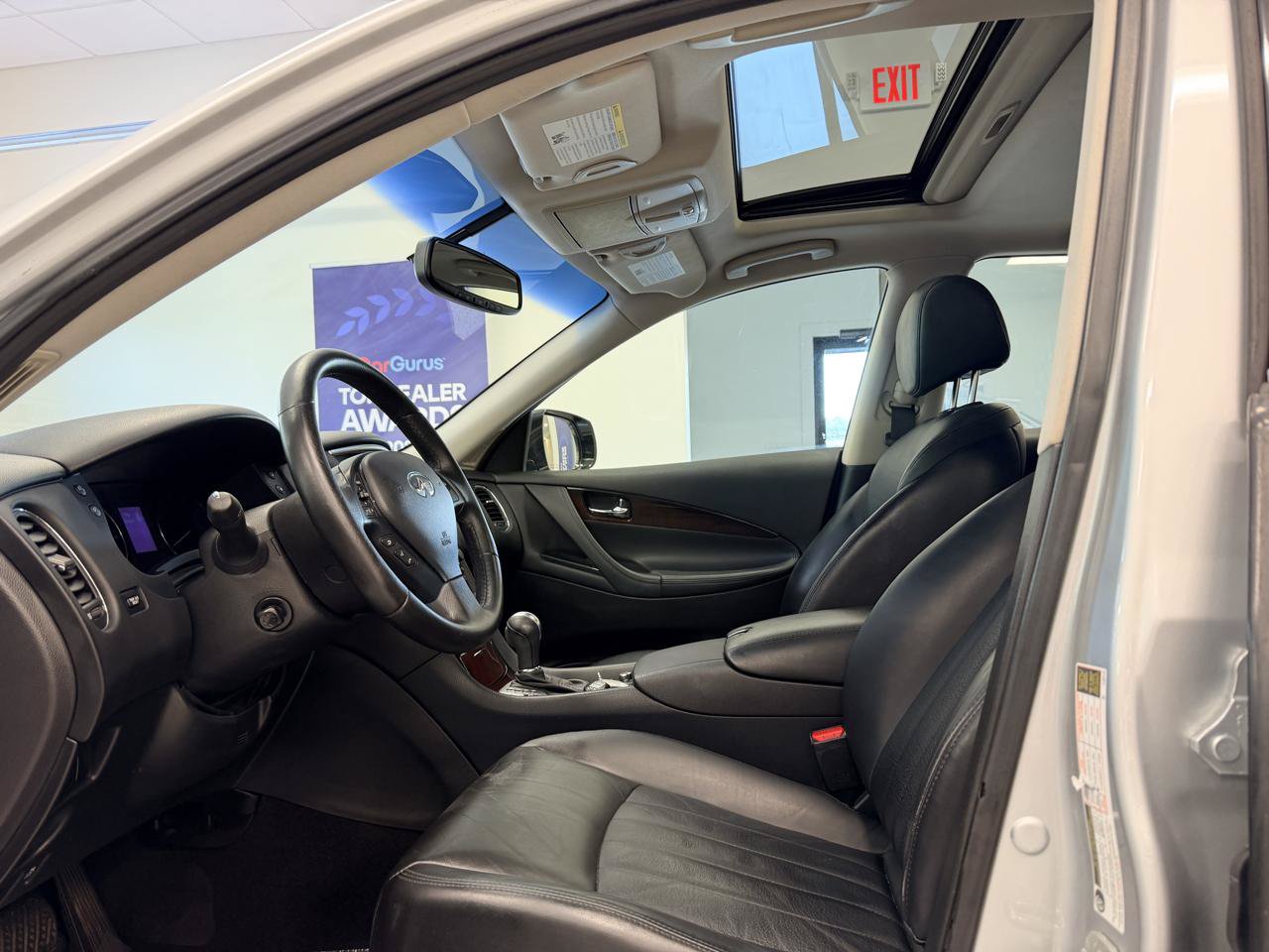 Used 2017 INFINITI QX50 2WD w/ Premium Plus Package image 16