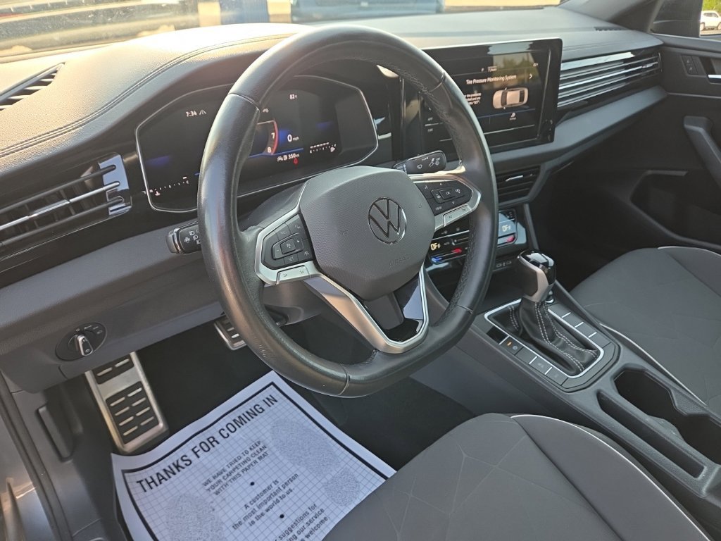 Used 2025 Volkswagen Jetta Sport FWD image 13