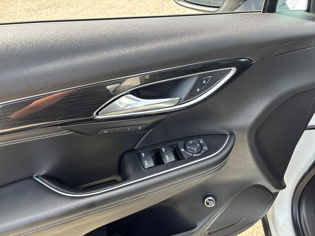 Used 2021 Buick Envision Essence w/ Sport Touring Package FWD image 10