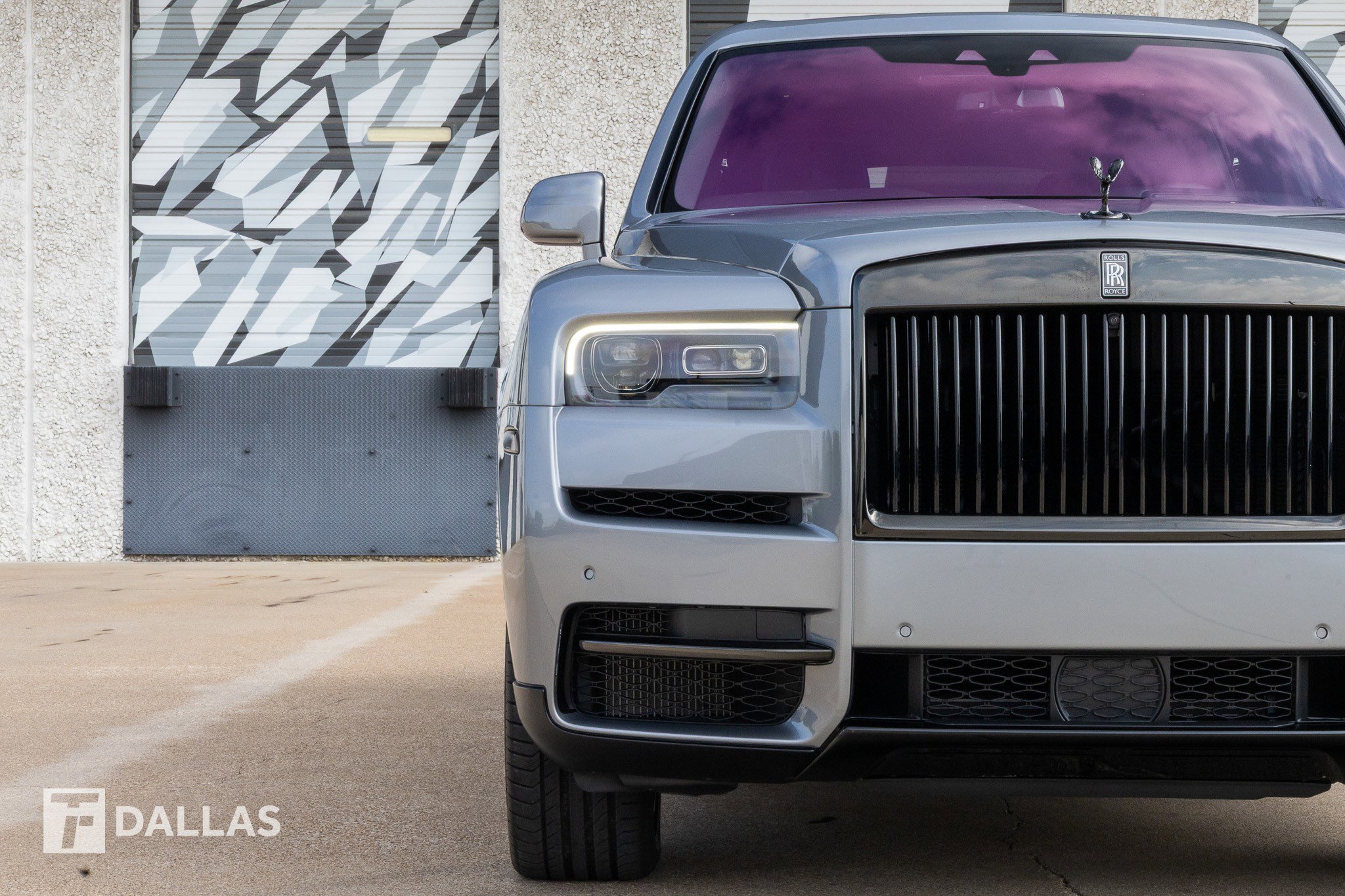 Used 2022 Rolls-Royce Cullinan Black Badge w/ Dark Exterior Package image 4