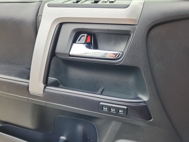 Used 2017 Toyota 4Runner Limited AWD/4WD image 6
