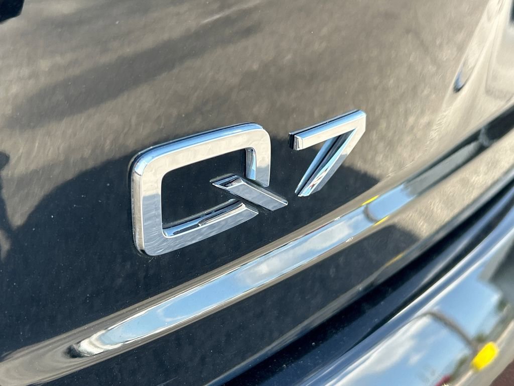 Used 2018 Audi Q7 2.0T Premium w/ Cold Weather Package AWD/4WD image 31