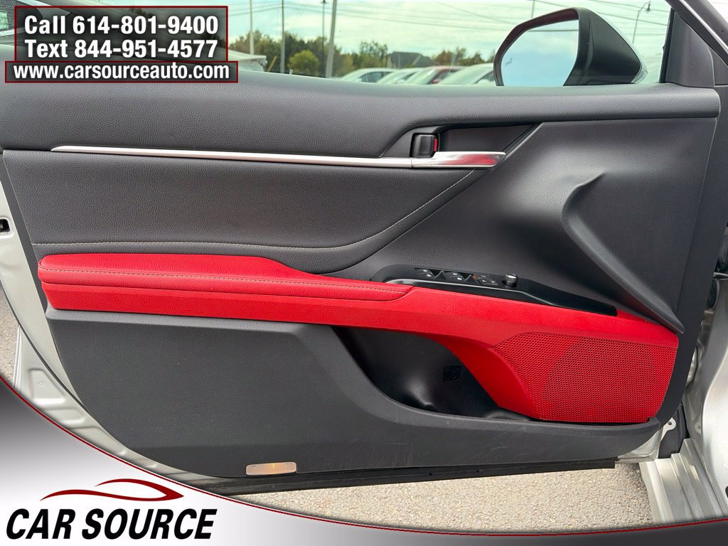 Used 2018 Toyota Camry XSE FWD image 15