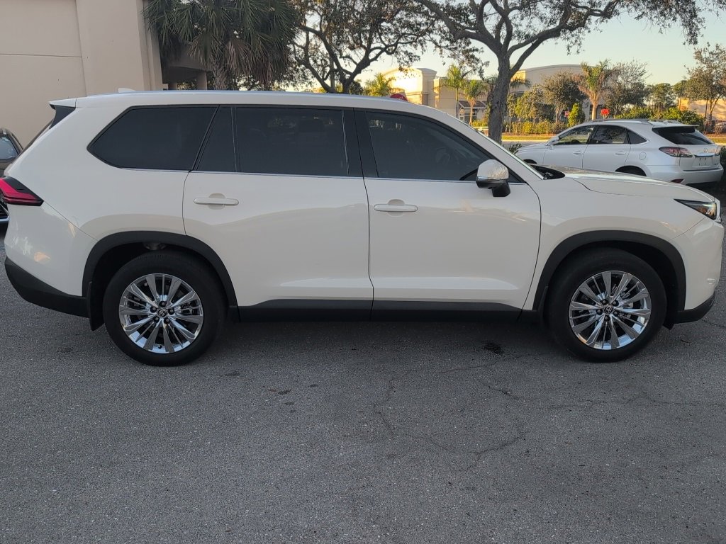 Used 2024 Toyota Grand Highlander Platinum image 4