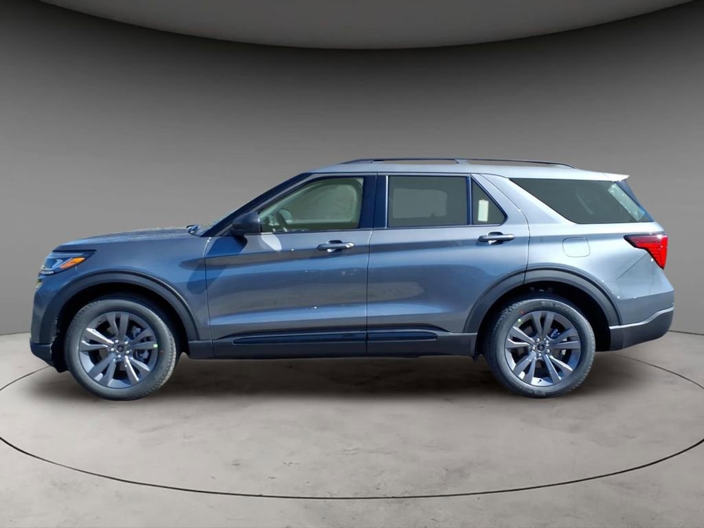 New 2026 Ford Explorer Active w/ Active Comfort Package image 2