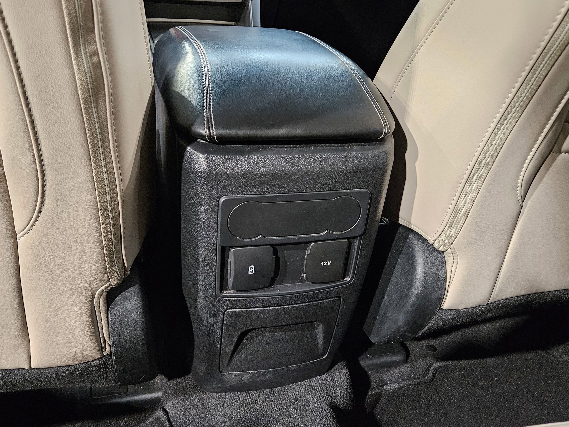 Used 2023 Ford Explorer XLT w/ Equipment Group 202A image 36