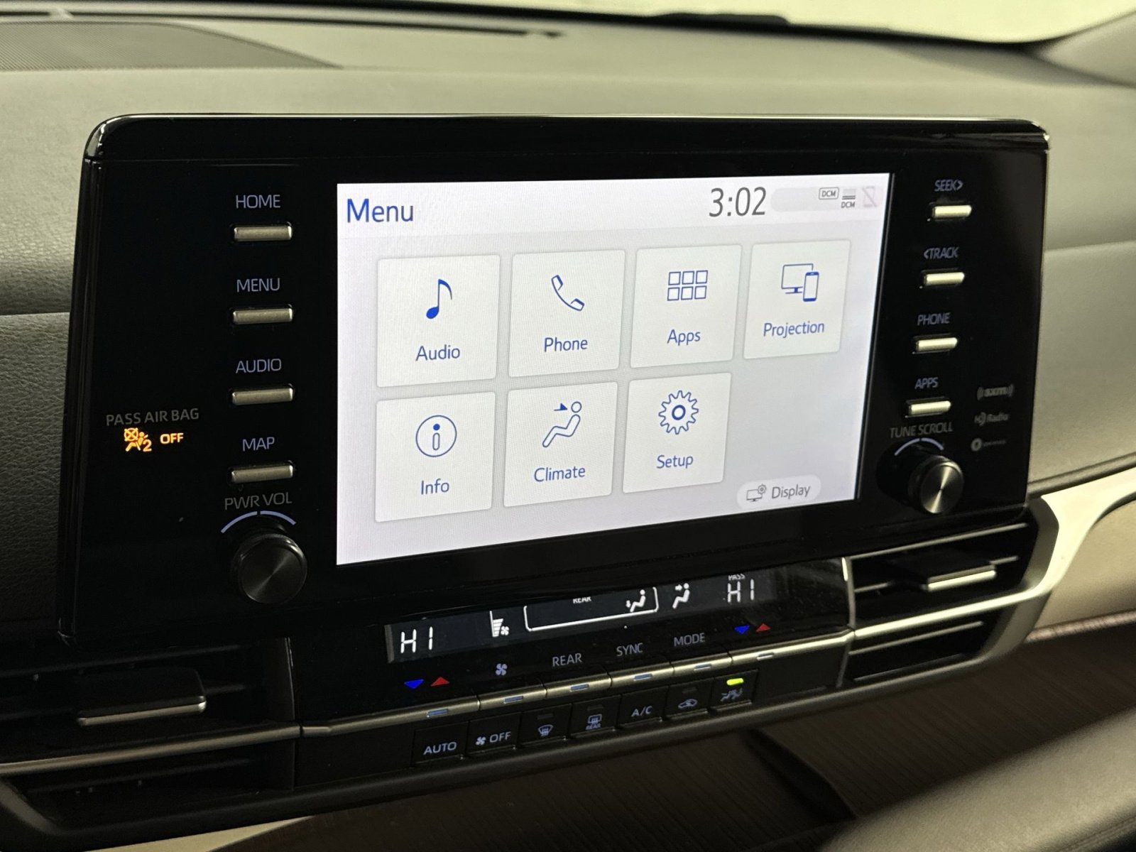 Used 2023 Toyota Sienna LE image 22