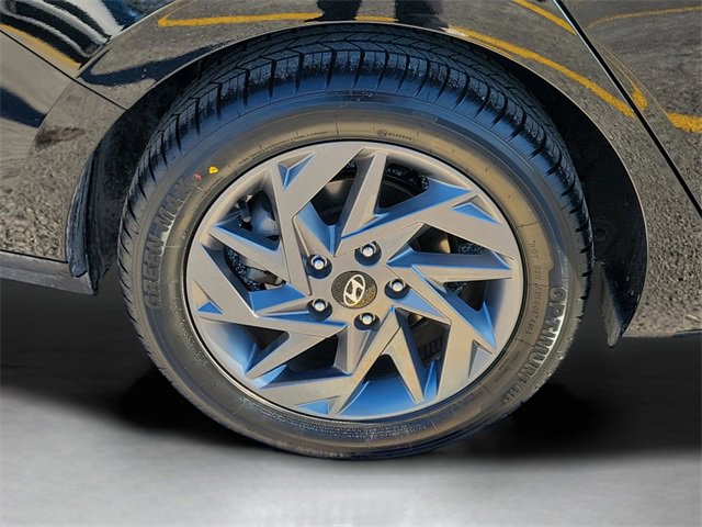 Certified 2024 Hyundai Elantra SEL image 5