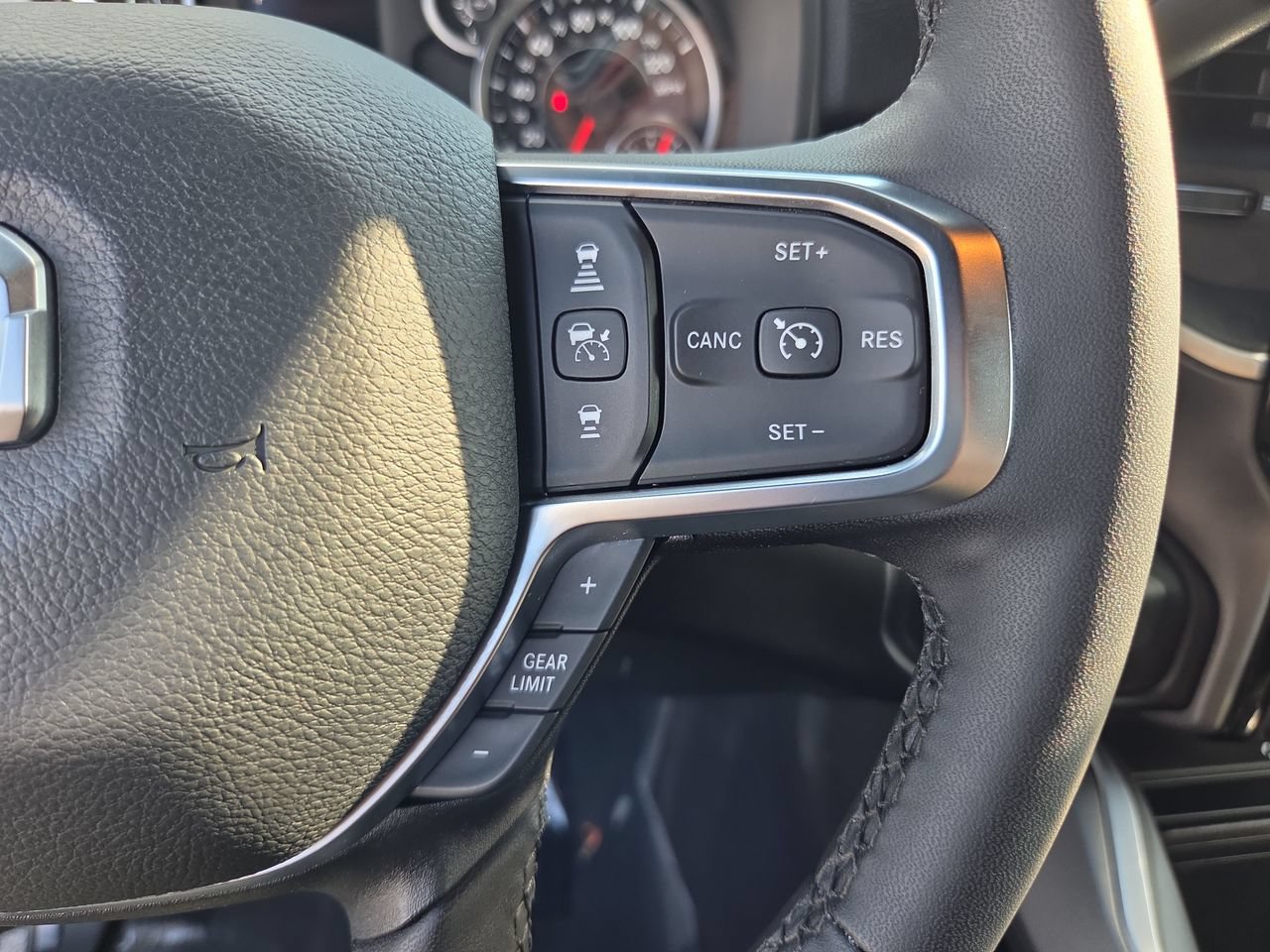 Used 2025 RAM 2500 Big Horn AWD/4WD image 31
