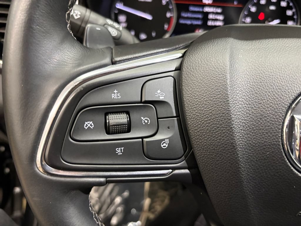 Used 2022 Buick Envision Avenir w/ Technology Package II FWD image 24