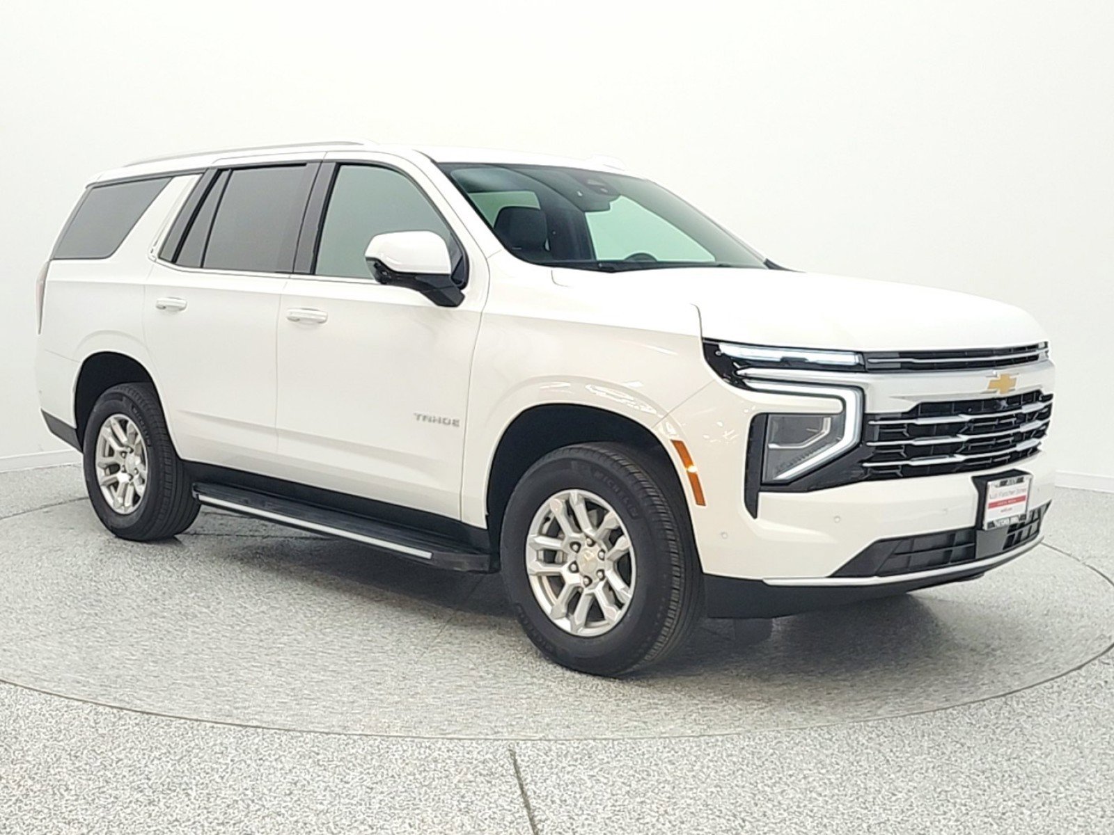 Used 2025 Chevrolet Tahoe LT AWD/4WD image 3