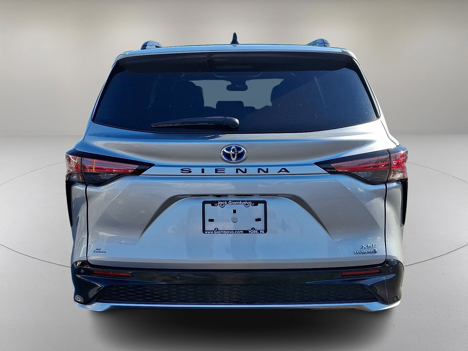 Used 2022 Toyota Sienna XSE w/ XSE Plus Package image 9