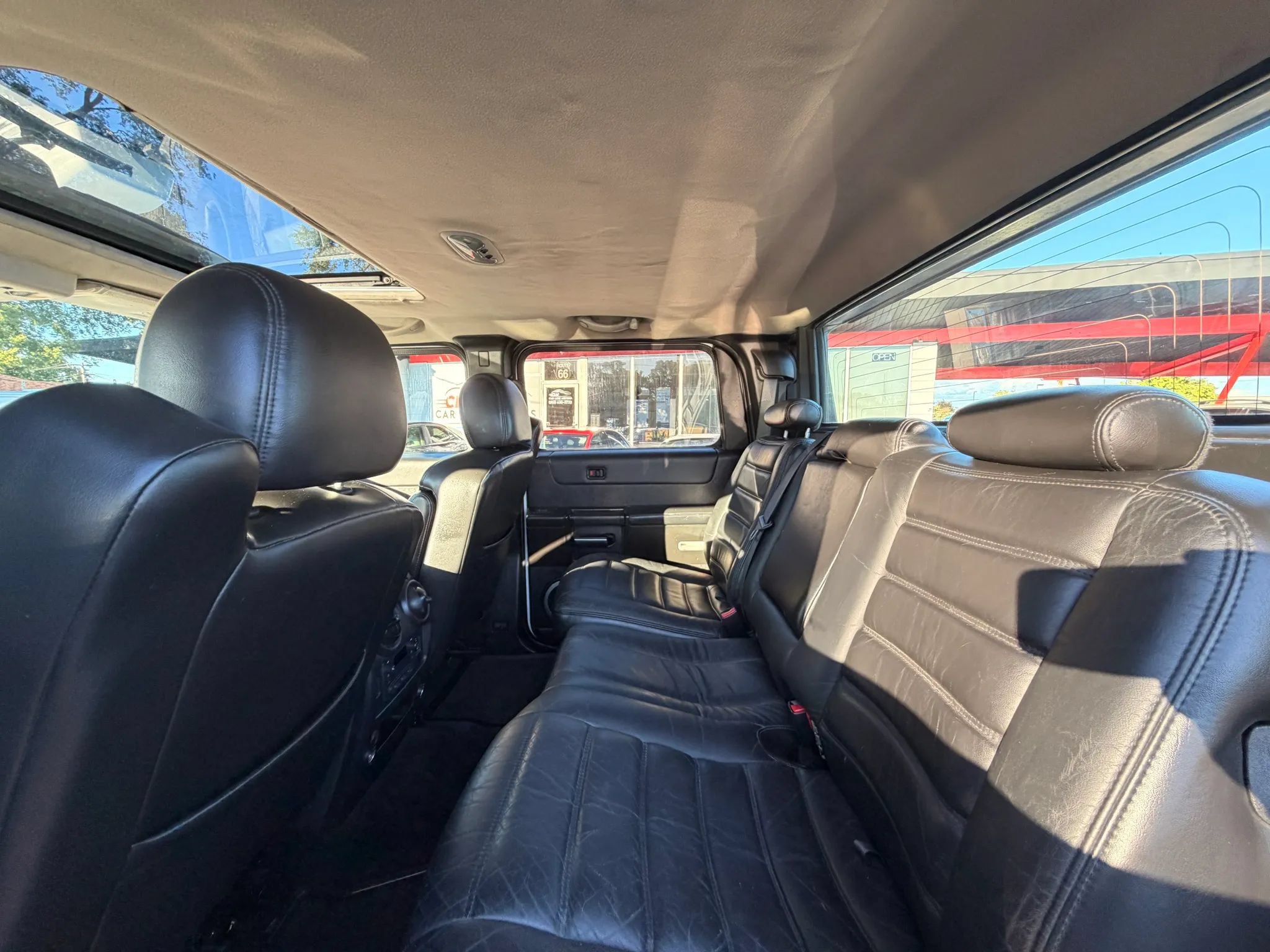 Used 2005 HUMMER H2 SUT w/ Preferred Equipment Group AWD/4WD image 13